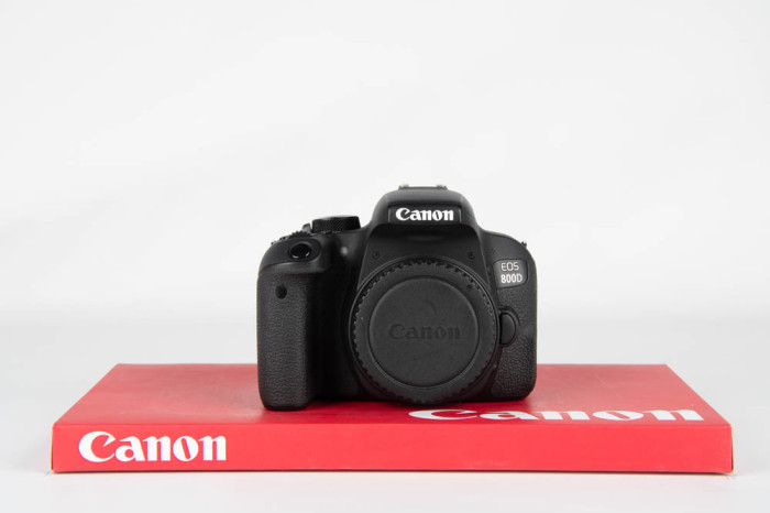 Canon 800D main product photo