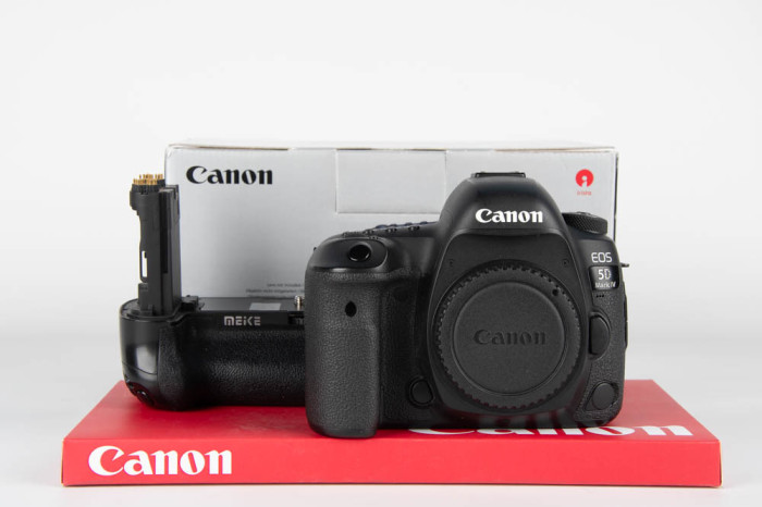 Canon 5D Mark IV + Battery grip main product photo