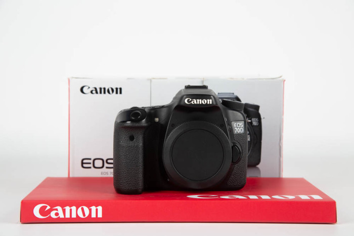 Canon 70D main product photo