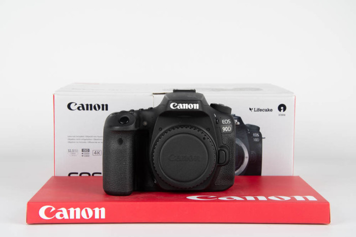 Canon 90D main product photo