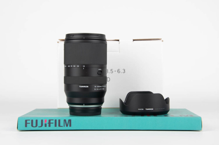 Tamron 18-300mm f3.5-6.3 Di III-A VC VXD Fujifilm main product photo