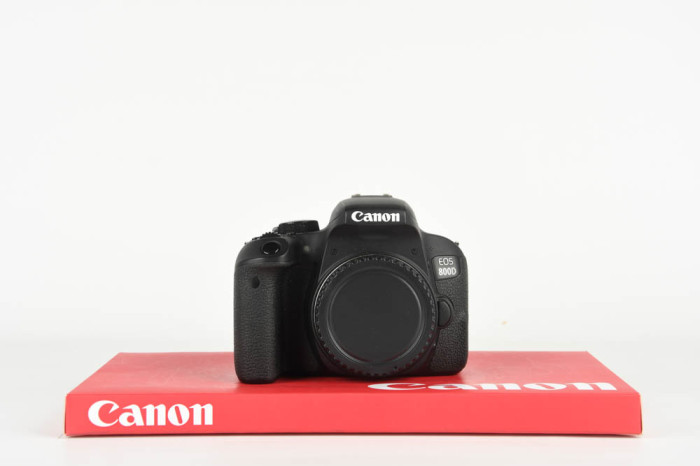 Canon 800D main product photo