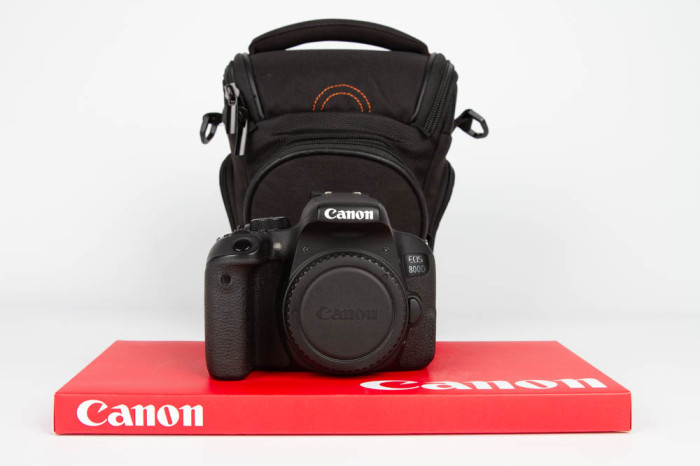 Canon 800D main product photo