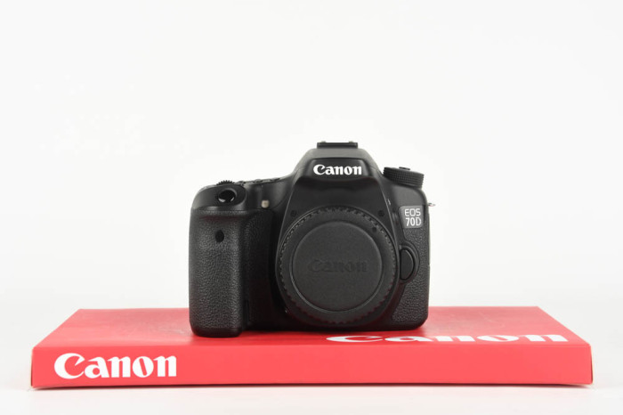 Canon 70D main product photo