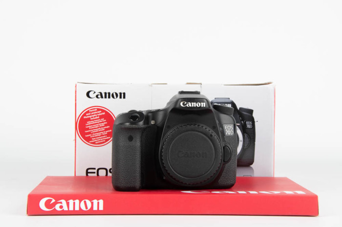 Canon 70D main product photo