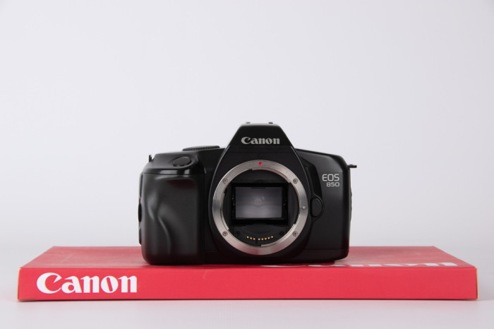Canon EOS 850 main product photo