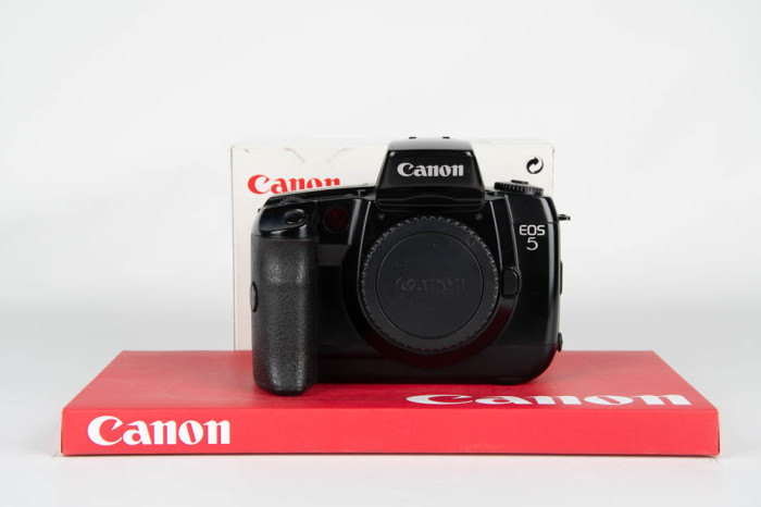 Canon Eos 5 main product photo