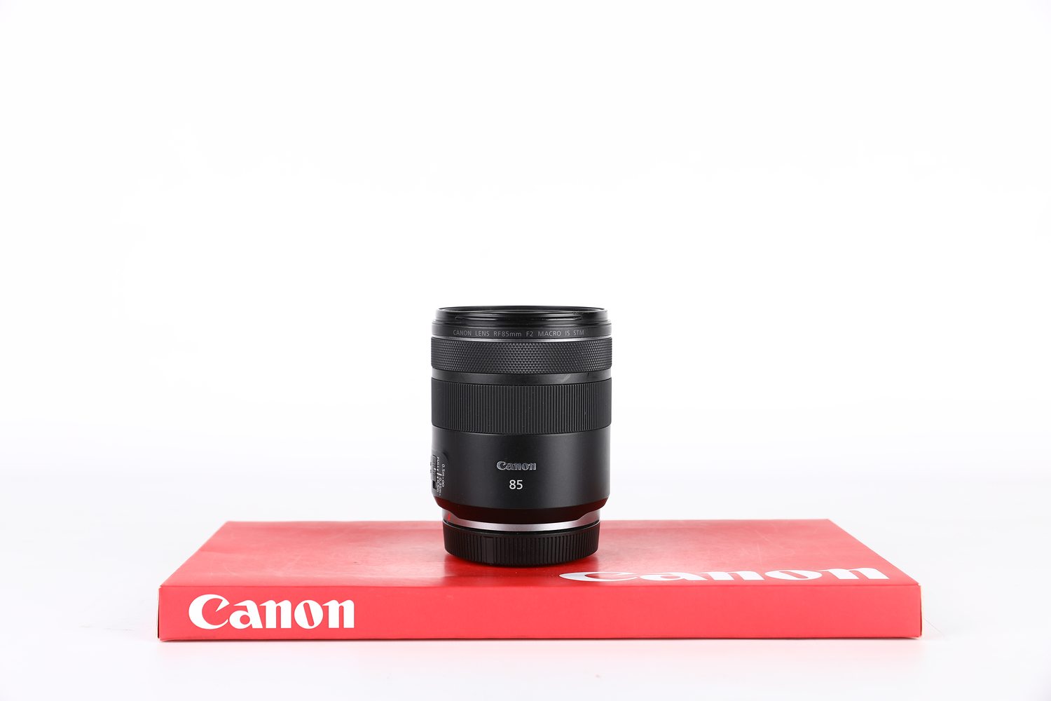Canon RF 85mm f2 Macro IS STM