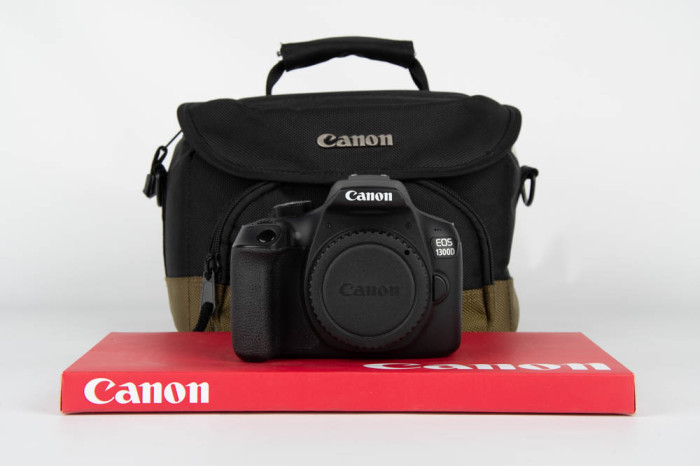 Canon 1300D main product photo