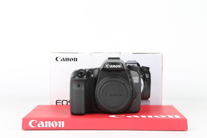 Canon 70D main product photo