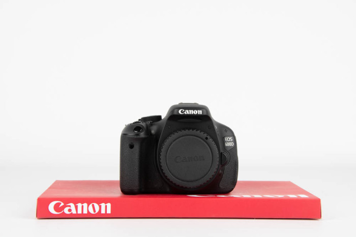 Canon 600D main product photo