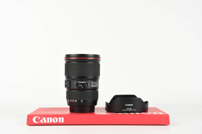 Canon 16-35mm f 4 L IS USM main product photo