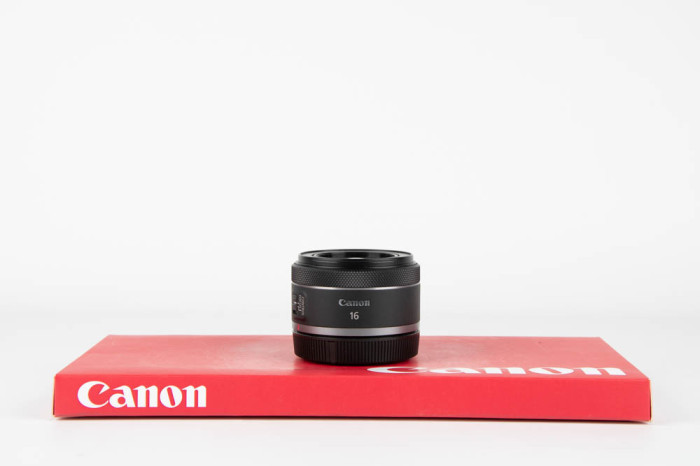Canon RF 16mm f2.8 STM main product photo