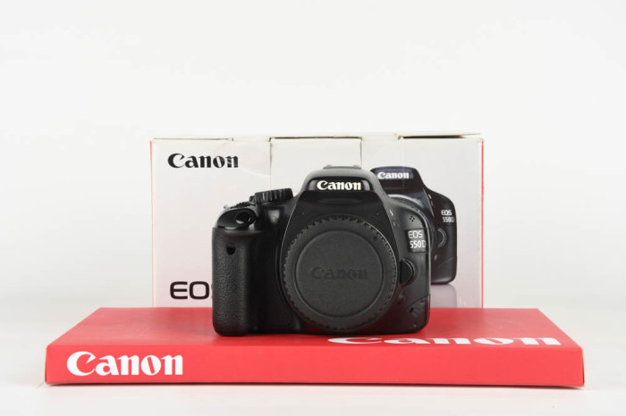 Canon 550D main product photo