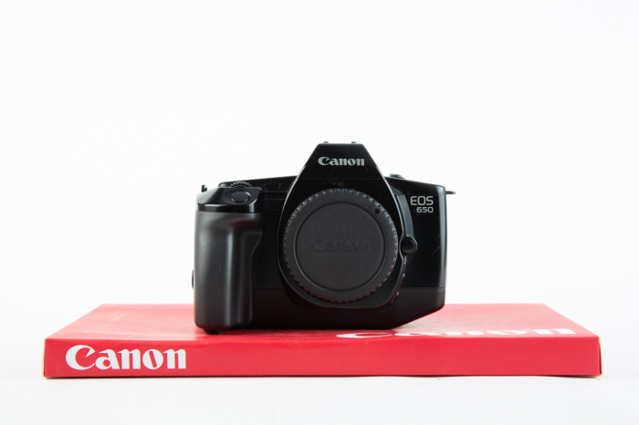 Canon EOS 650 main product photo