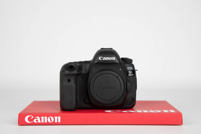 Canon 5D Mark IV main product photo