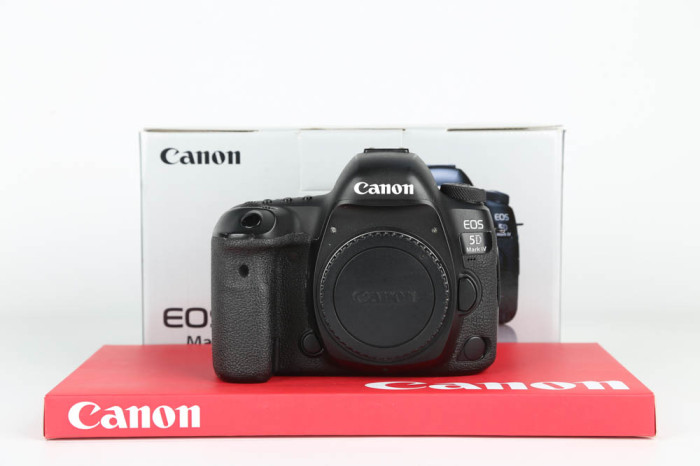 Canon 5D Mark IV main product photo