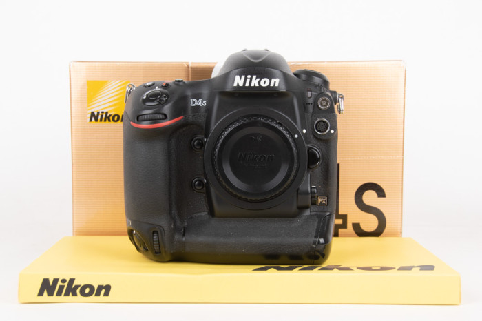 Nikon D4s main product photo