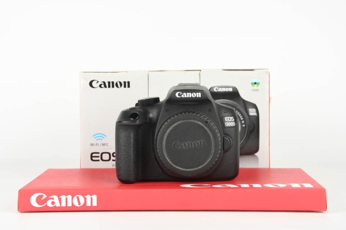 Canon 1300D main product photo