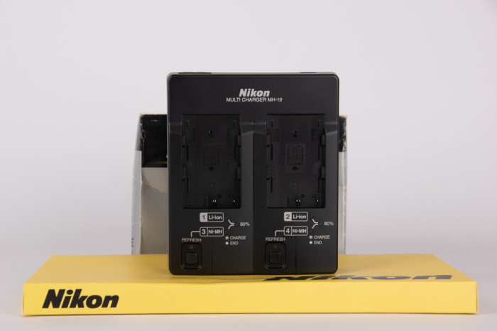 Caricabatterie Multi Charger Nikon MH-19 (per batterie EN-EL3) main product photo