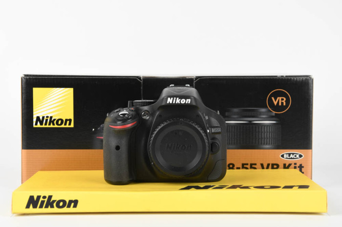 Nikon D5200 main product photo