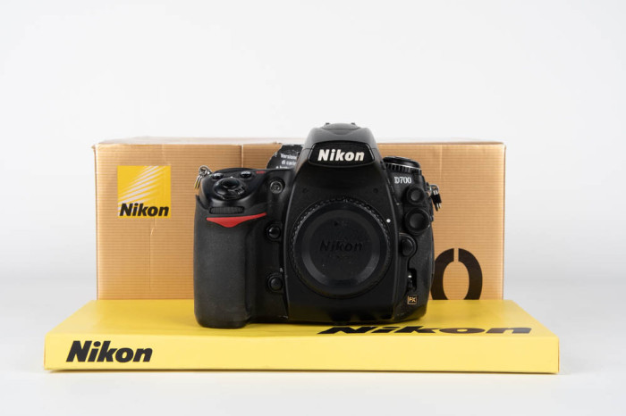 Nikon D700 main product photo