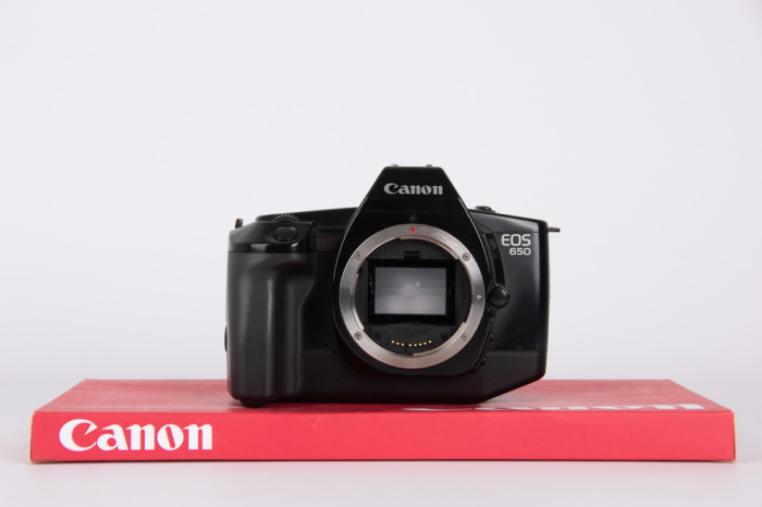 Canon eos 650 main product photo