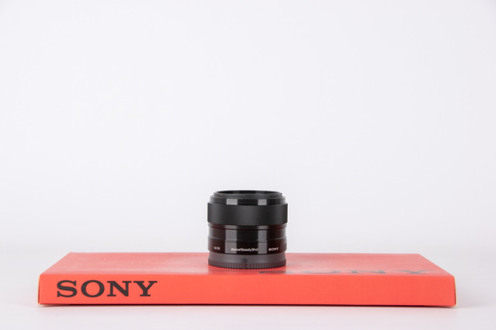 Sony 35mm f1.8 OSS E-mount main product photo