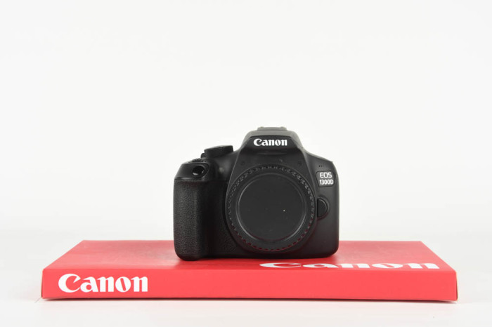 Canon 1300D main product photo