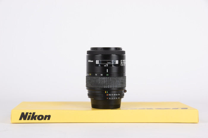 Nikon 35-105mm F3.5-4.5 D AF main product photo