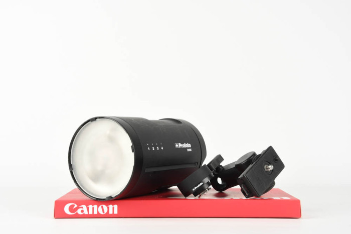 Flash da studio Profoto B10X con trigger per Canon main product photo