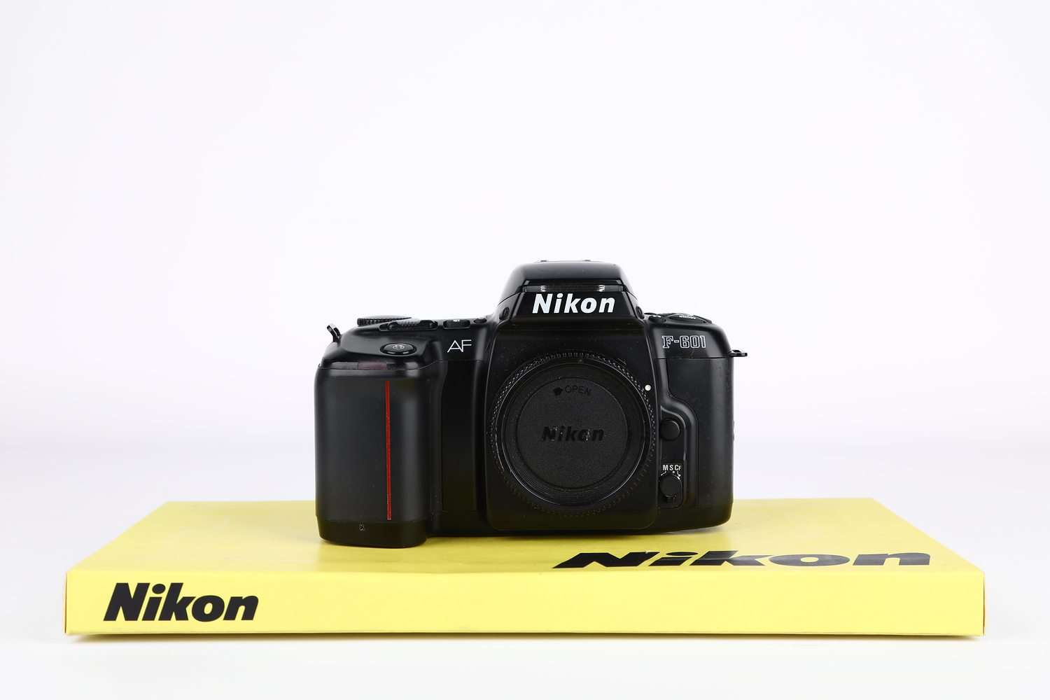 Nikon F601
