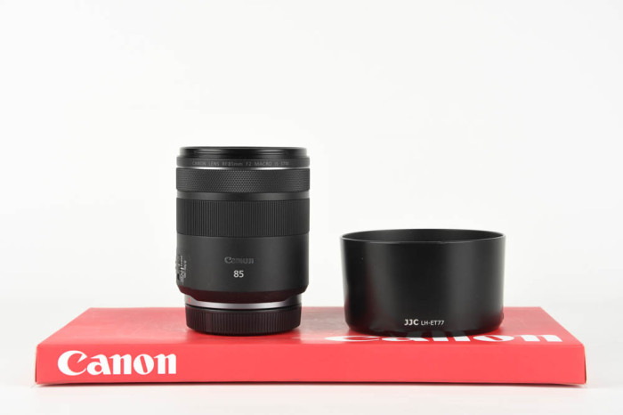 Canon RF 85mm F2 IS Macro STM main product photo
