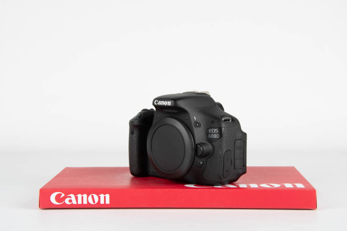 Canon 600D main product photo