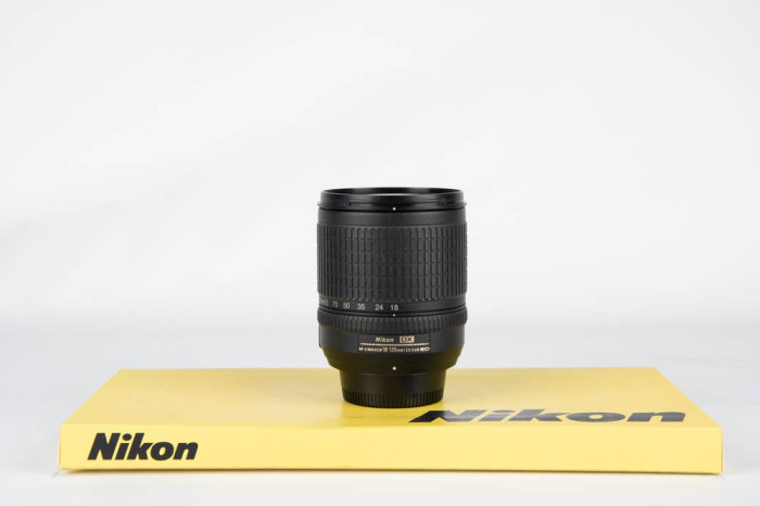 Nikon 18-135mm f3.5-5.6 G ED main product photo