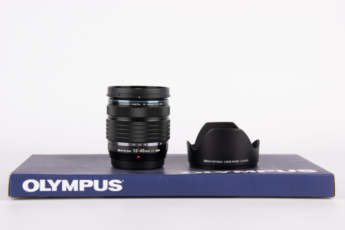 Olympus OM System 12-45mm f4 PRO main product photo