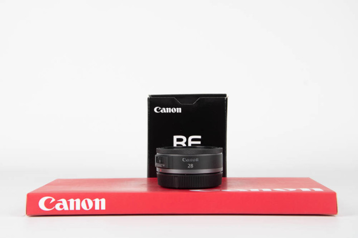 Canon RF 28mm 2.8 STM main product photo