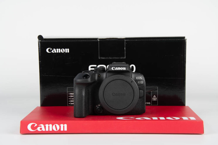 Canon EOS R10 main product photo