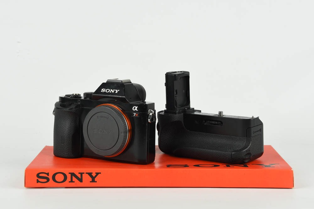 Sony A7r + battery grip Sony