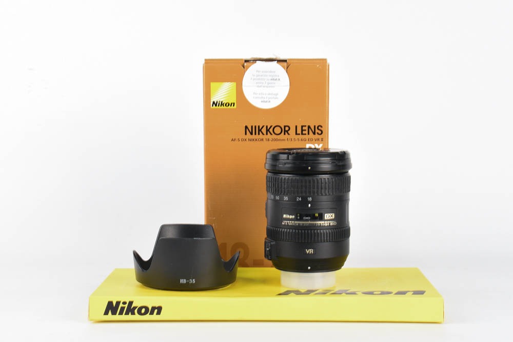 Nikon 18-200mm f3.5-5.6 DX G ED VR II