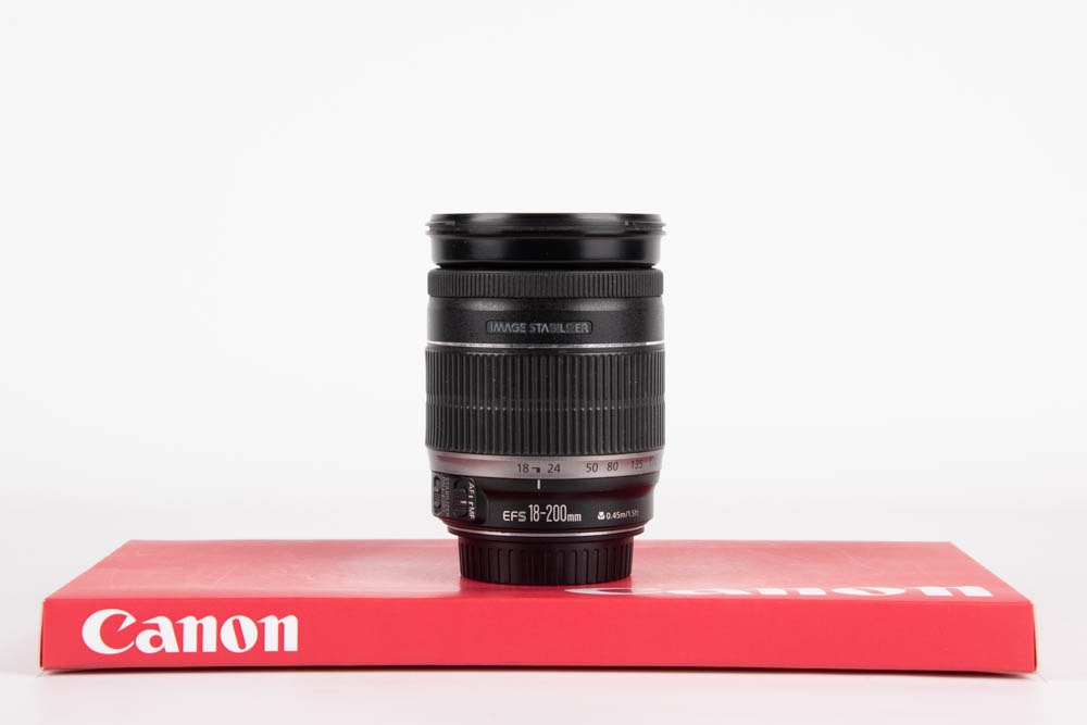 Canon 18-200mm f3.5-5.6 IS