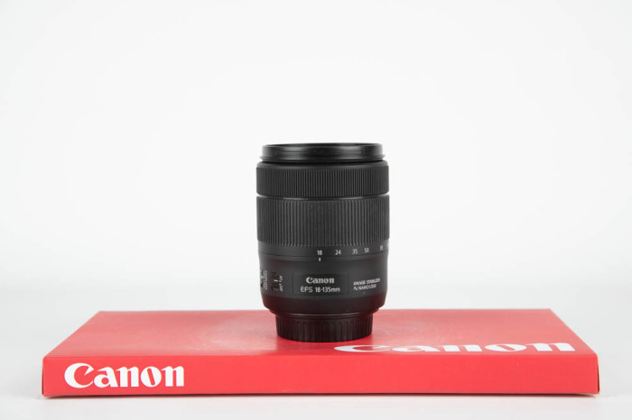 Canon 18-135mm f3.5-5.6 IS USM main product photo