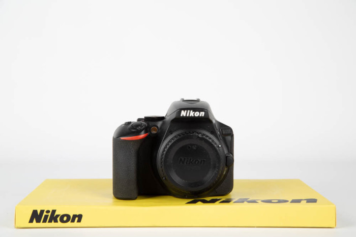 Nikon D5600 main product photo