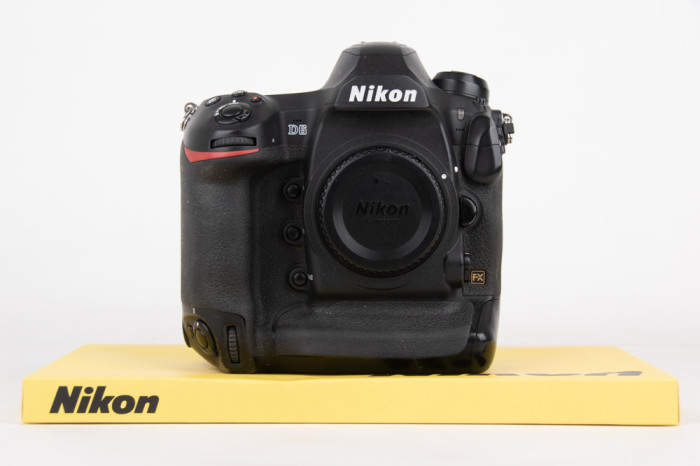 Nikon D6 main product photo