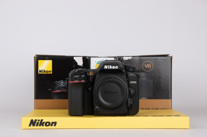 Nikon D7500 main product photo