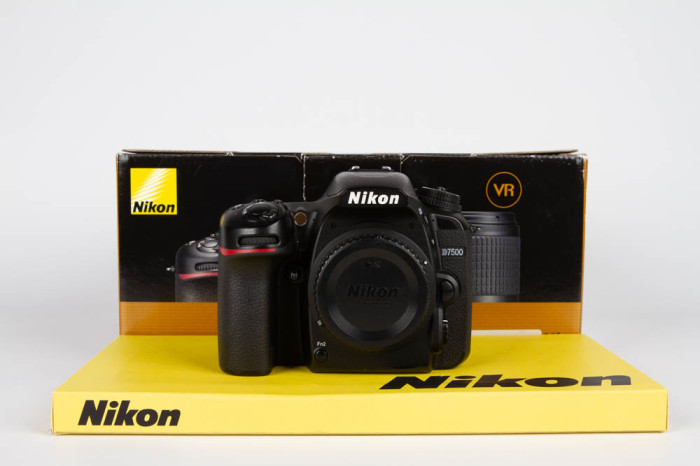 Nikon D7500 main product photo