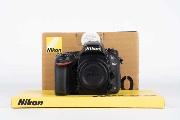 Nikon D600 main product photo