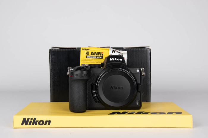 Nikon Z5 main product photo