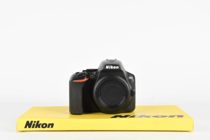Nikon D3500 main product photo