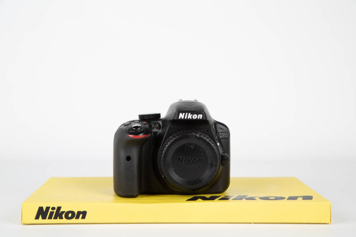 Nikon D3300 main product photo